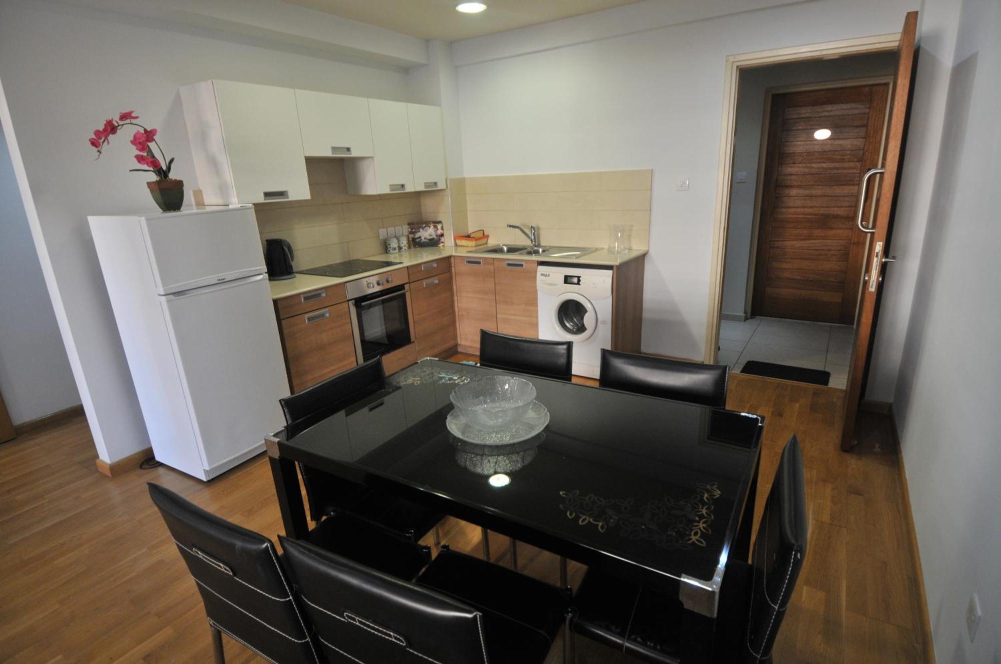 Ithaki Phinikoudes Apartment No. 105 Larnaca Bagian luar foto