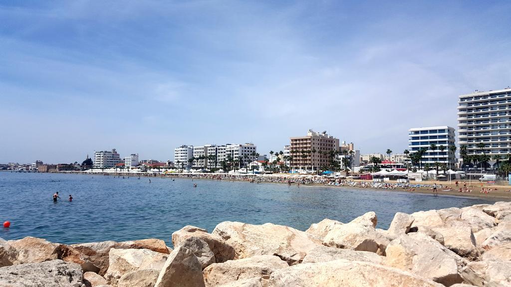 Ithaki Phinikoudes Apartment No. 105 Larnaca Bagian luar foto