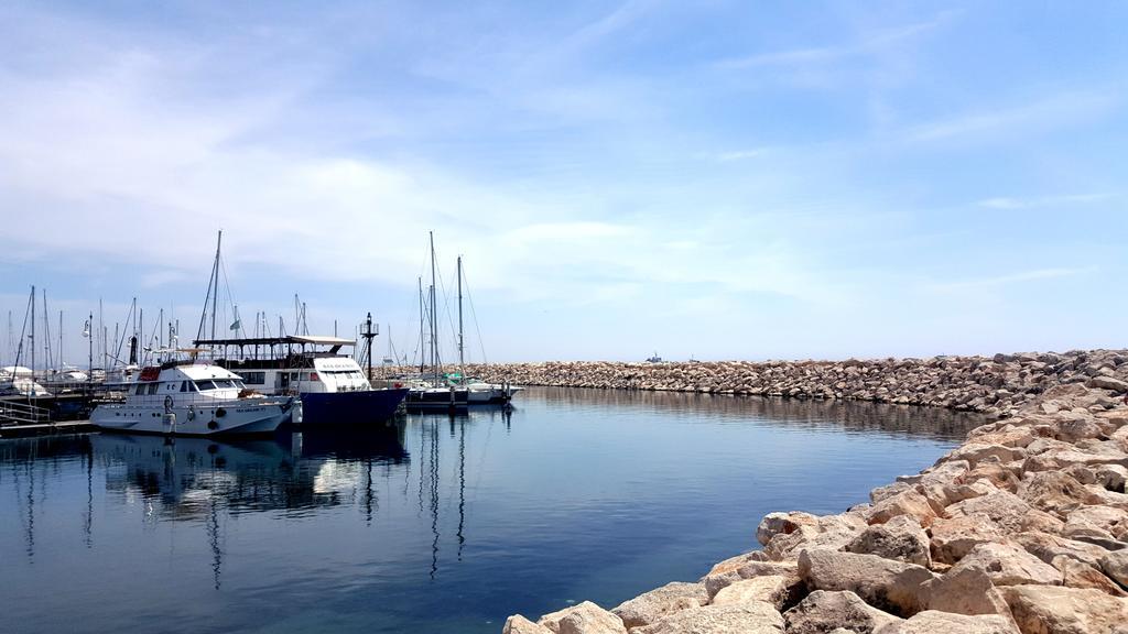 Ithaki Phinikoudes Apartment No. 105 Larnaca Bagian luar foto