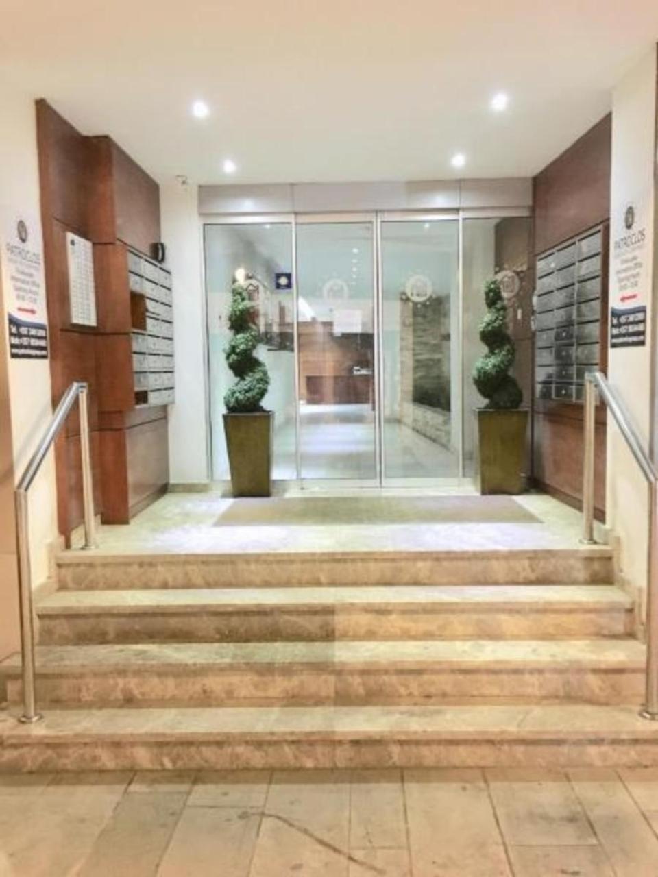 Ithaki Phinikoudes Apartment No. 105 Larnaca Bagian luar foto